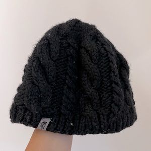 Black north face beanie